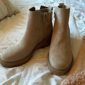 Universal Thread Chelsea Boots